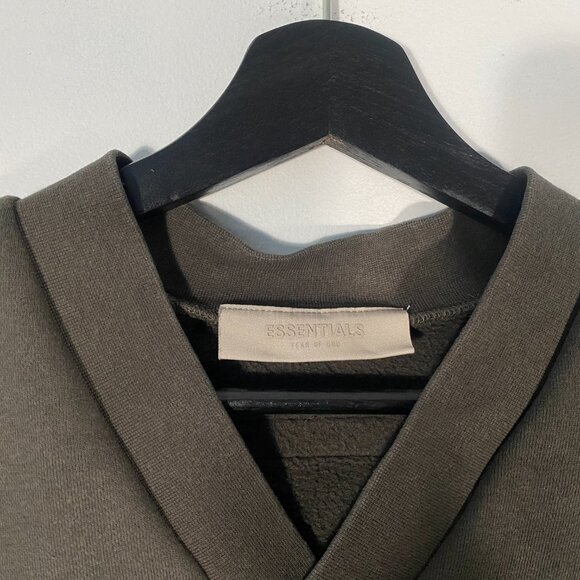 Fear of God Essentials V-Neck Vest Off-Black - Picture 4 of 7